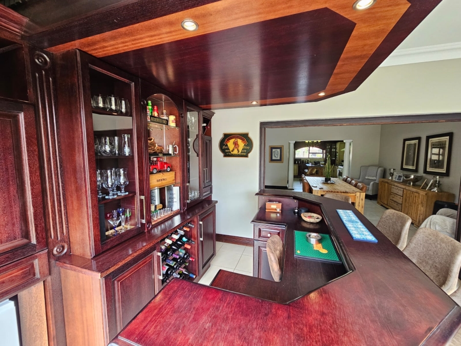 5 Bedroom Property for Sale in Jim Fouchepark Free State